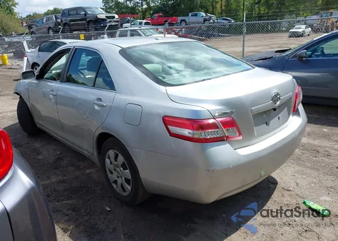 2010 Toyota Camry Le z USA, uszkodzony, nr VIN 4T4BF3EKXAR026216